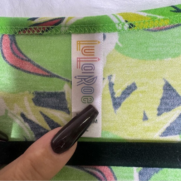 LuLaRoe Classic Tee Shirt Disney MUPPETS Kermit the Frog Size Large - Picture 5 of 5